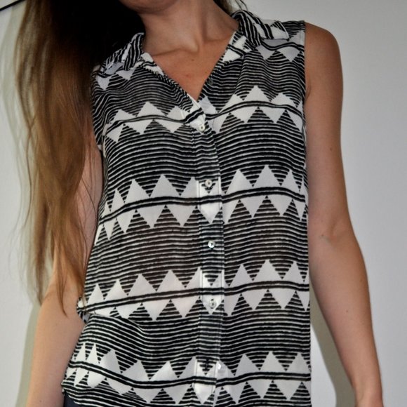 H&M Aztec Sleeveless Blouse - Picture 3 of 3